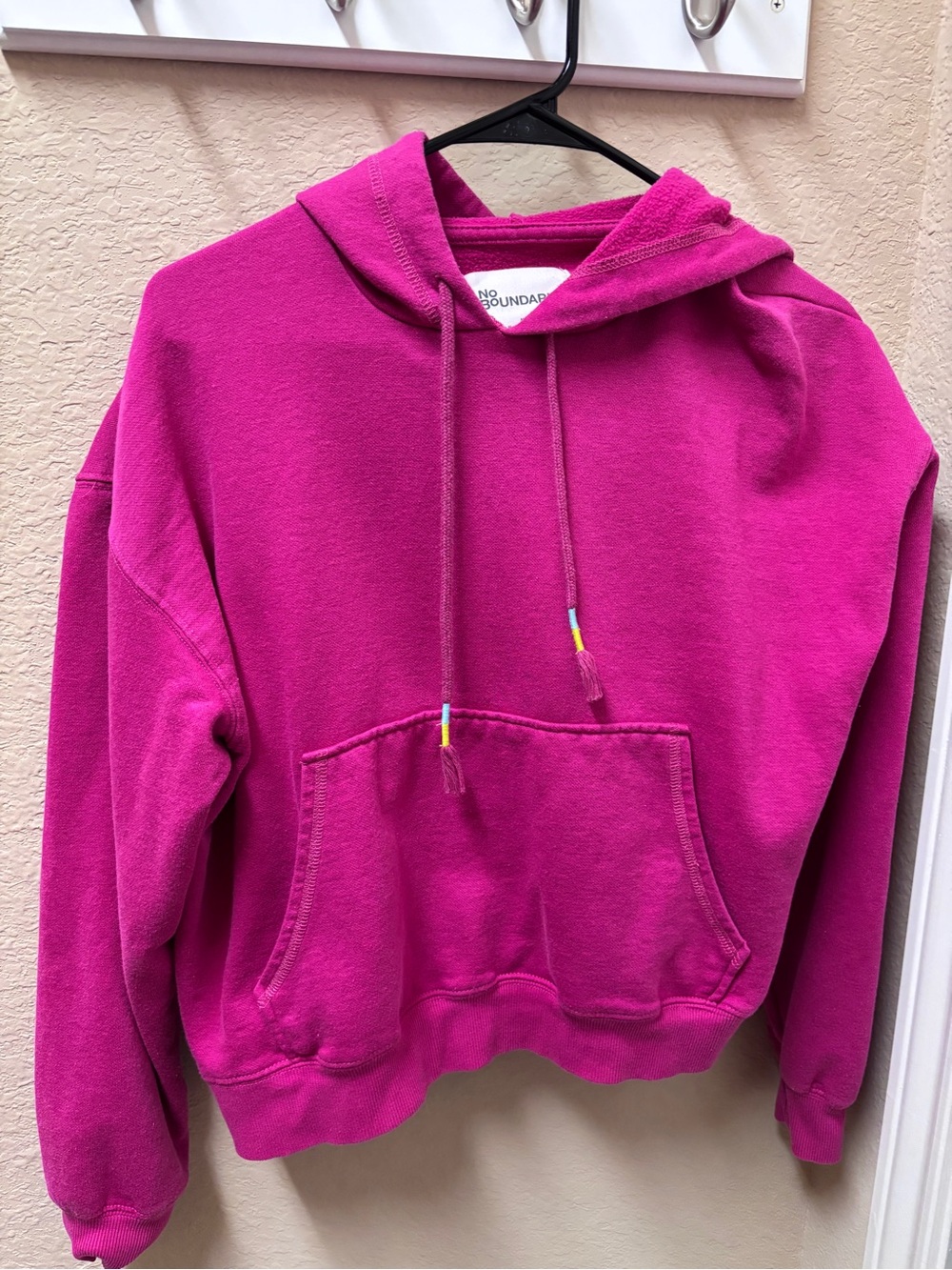 No Boundaries Women's Bright Hot Pink Cropped Hoodie